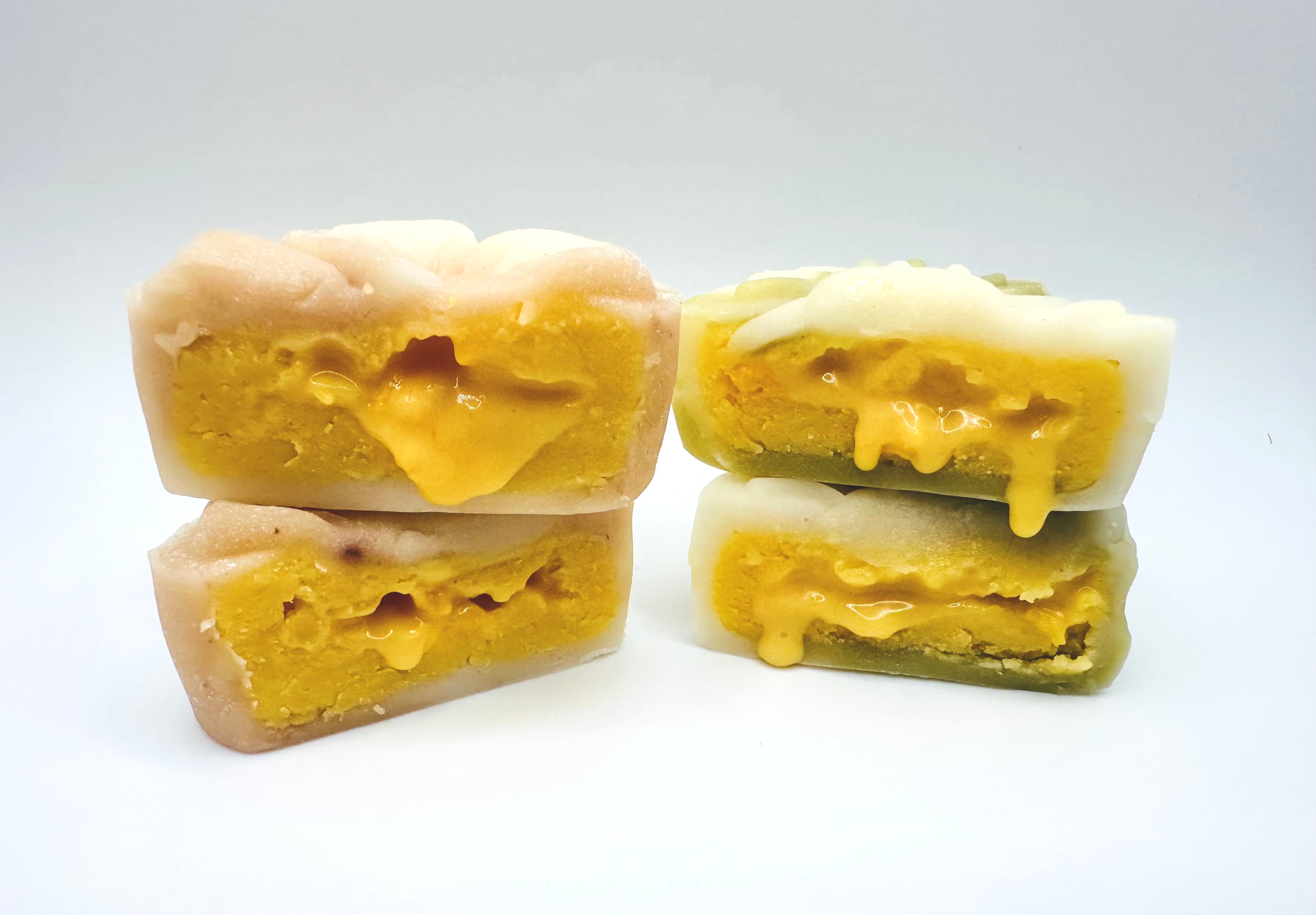 [LIMITED TIME ONLY] Yuètte Duck Egg Lava Mochi Mooncakes - Box of 4 or 6