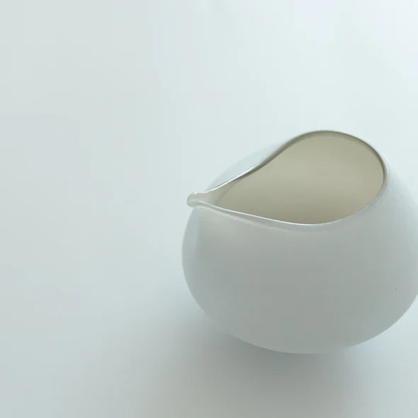 [Display Only] “White Vassel” Pitcher 1