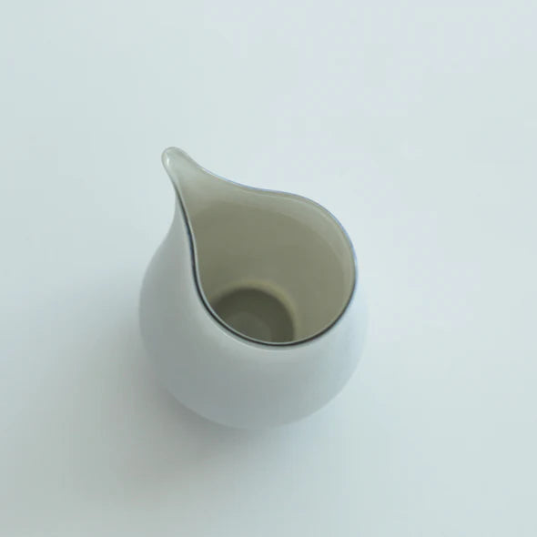 [Display Only] "White Vassel" Pitcher 2