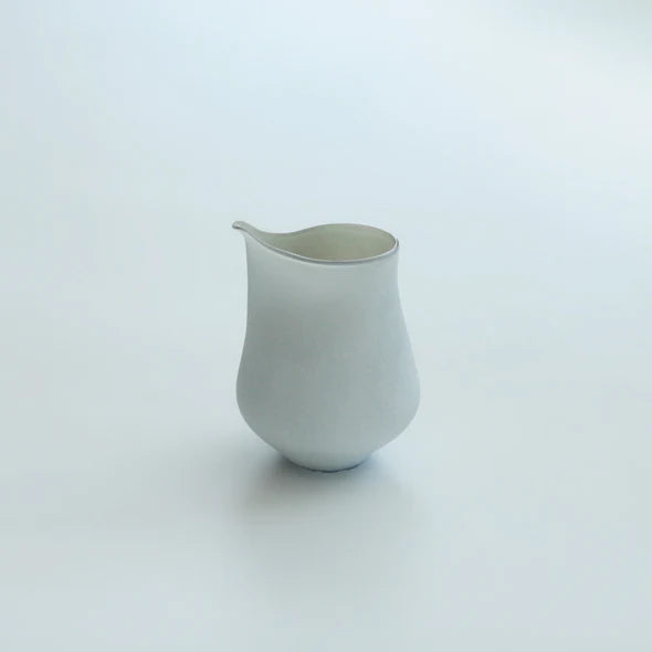 [Display Only] "White Vassel" Pitcher 2